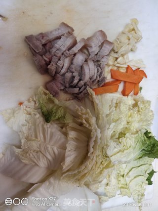 油豆腐焖大白菜的做法步骤：3