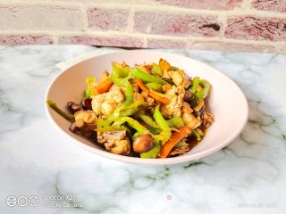 青椒炒鸡肉的做法步骤：7