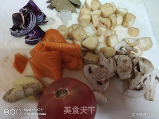 杂烩炖鸡的做法步骤：2