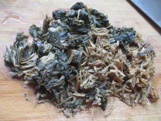 梅干菜鲜肉糯米粽的做法步骤：5