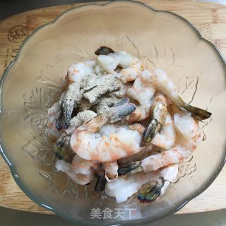 香酥炸虾仁的做法步骤：2