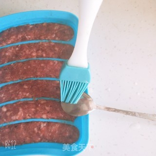 蒜香猪肉肠的做法步骤：6