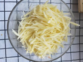 简单又下饭的酸辣土豆丝的做法步骤：3