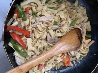 肉炒豆腐丝的做法步骤：7