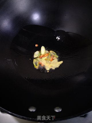 清炒绿豆芽的做法步骤：2