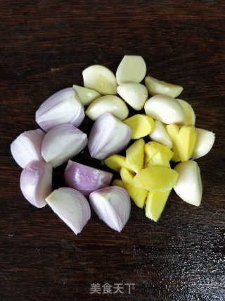 酱香排骨的做法步骤：2