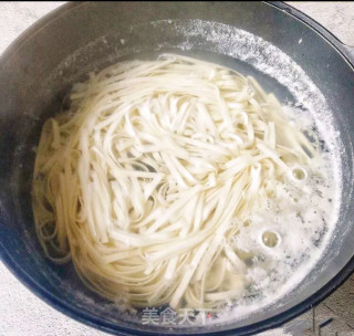 鸡蛋水煮面的做法步骤：4