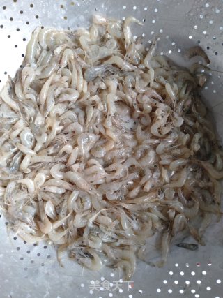韭菜炒小河虾的做法步骤：1