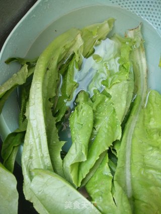 清炒油麦菜的做法步骤：1