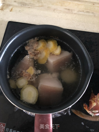 青椒回锅肉的做法步骤：1