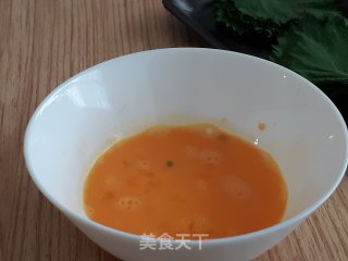 紫苏叶蛋饺的做法步骤：2