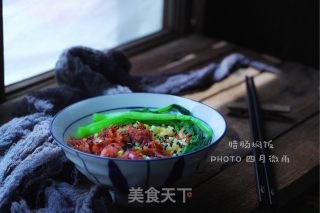 电饭煲腊肠焖饭的做法步骤：1