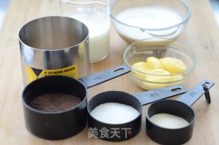 4寸小猪慕斯蛋糕的做法步骤：1