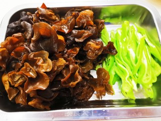 家常豆腐的做法步骤：1
