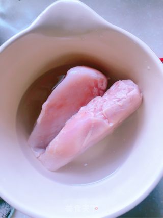 太阳谷鸡肉松的做法步骤：1