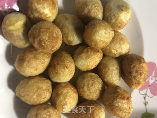 鹌鹑蛋烧土豆的做法步骤：3