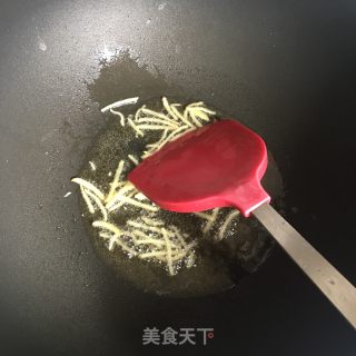 胡萝卜洋葱炒面的做法步骤：8