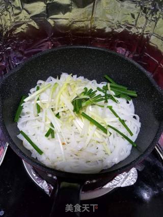 干炒牛河的做法步骤：5