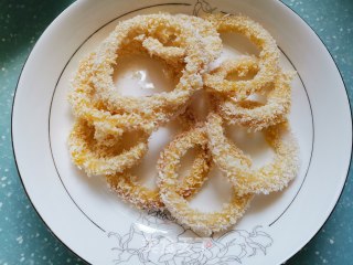 炸洋葱圈的做法步骤：3