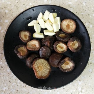 香菇菜心的做法步骤：2