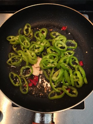 青椒牛肉丝的做法步骤：8