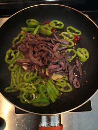 青椒牛肉丝的做法步骤：10