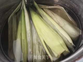 福袋乌米粽的做法步骤：2