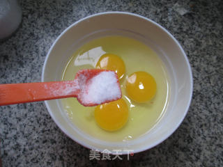 胡萝卜炒鸡蛋的做法步骤：2
