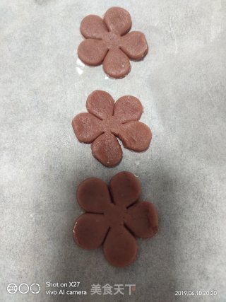 红曲梅花饼干的做法步骤：6