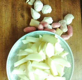 干锅鸭头的做法步骤：2