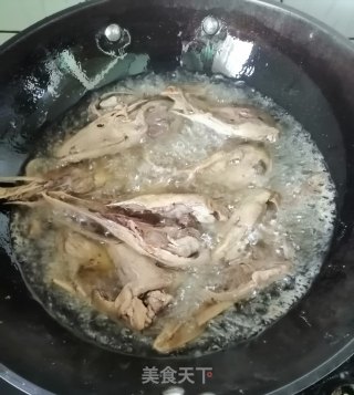干锅鸭头的做法步骤：4
