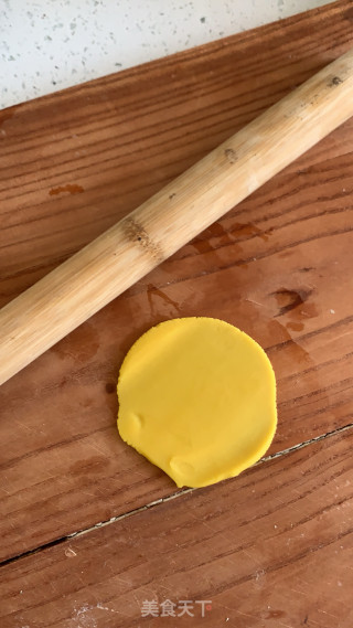 小西瓜月饼的做法步骤：4