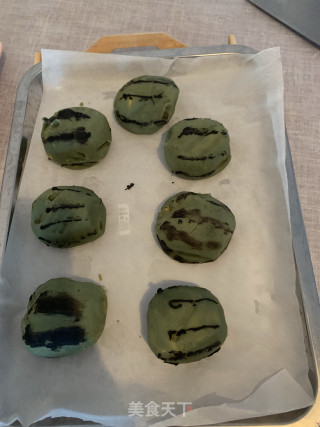小西瓜月饼的做法步骤：8