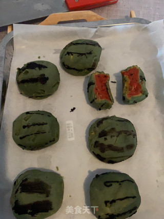 小西瓜月饼的做法步骤：9