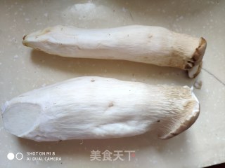 下酒菜  蚝油孜然杏鲍菇的做法步骤：1