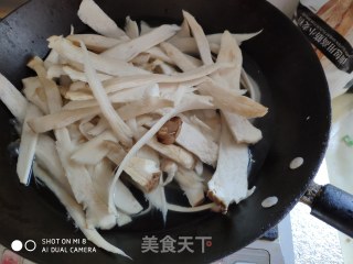 下酒菜  蚝油孜然杏鲍菇的做法步骤：3
