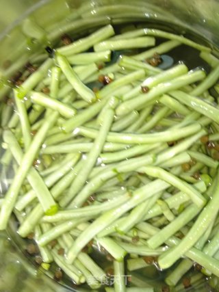 干扁豇豆的做法步骤：1