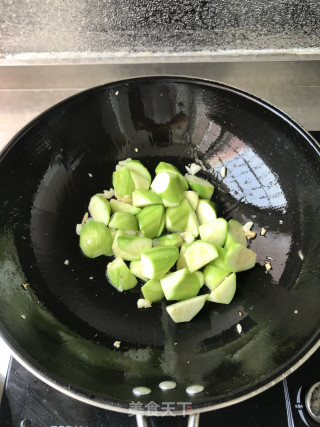 虾皮炒丝瓜的做法步骤：5