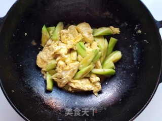 丝瓜炒鸡蛋的做法步骤：8