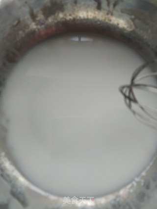 斑马纹酸奶蛋糕的做法步骤：2