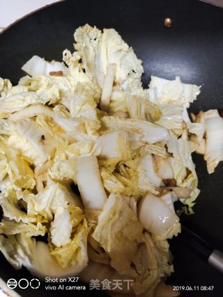 杏鲍菇炒大白菜的做法步骤：4