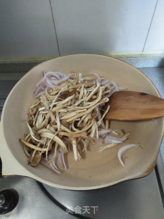 茶树菇炒芦笋的做法步骤：10