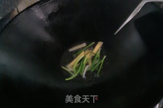 丝瓜烧毛豆的做法步骤：3