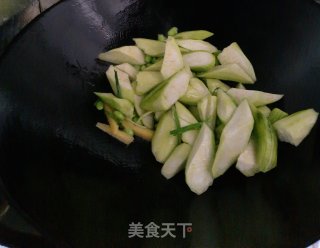 丝瓜烧毛豆的做法步骤：4