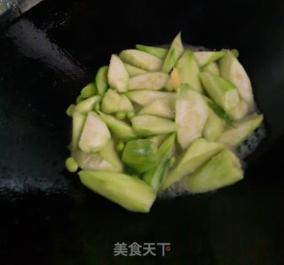 丝瓜烧毛豆的做法步骤：5