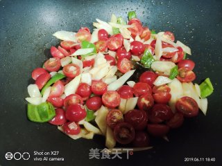 嫩姜圣女果炒牛肉的做法步骤：6
