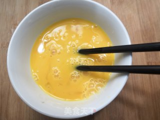 韭黄炒鸡蛋的做法步骤：4