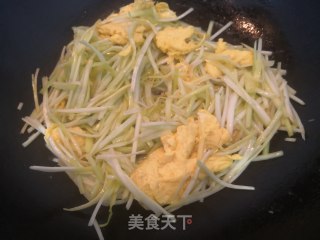 韭黄炒鸡蛋的做法步骤：12