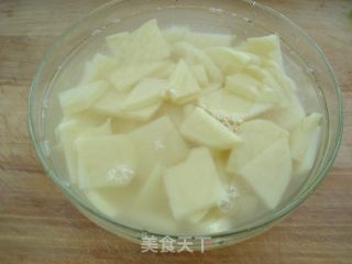 下酒菜干锅土豆片的做法步骤：2