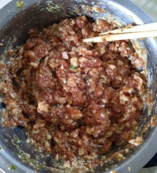 毛豆烧肉圆的做法步骤：1